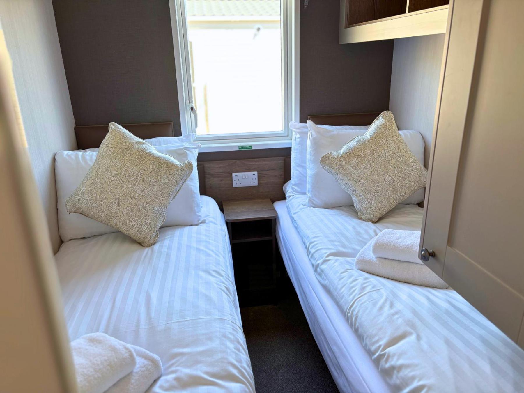 Newbridge  Linwater Caravan Park - Luxury Lodges And Static Caravans Near Edinburgh מראה חיצוני תמונה