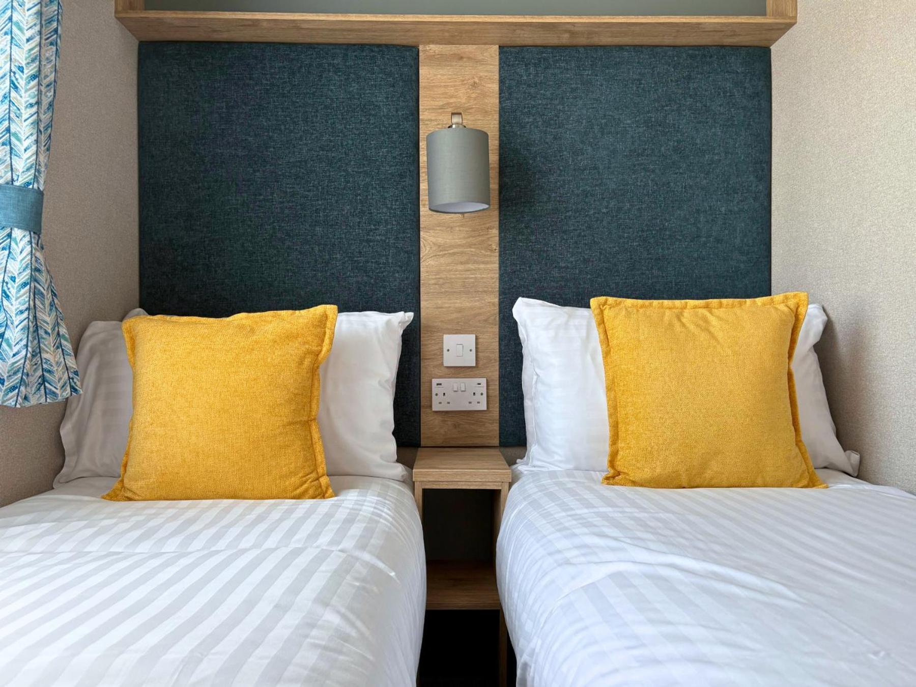 Newbridge  Linwater Caravan Park - Luxury Lodges And Static Caravans Near Edinburgh מראה חיצוני תמונה